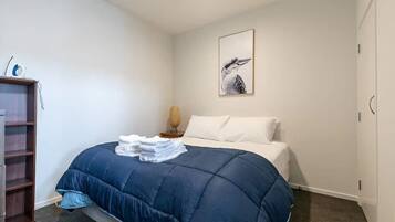 2 bedrooms, desk, iron/ironing board, free WiFi