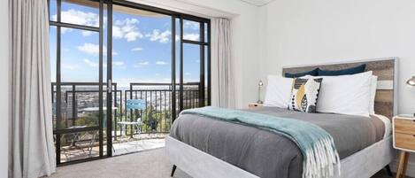 1 habitación, escritorio, tabla de planchar con plancha y wifi