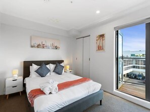 2 bedrooms, desk, iron/ironing board, free WiFi - Eden Terrace 2 Bedroom Free Parking I Zodiak Stays (Auckland)