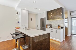 Fridge, microwave, oven, stovetop