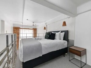 1 bedroom, desk, iron/ironing board, WiFi