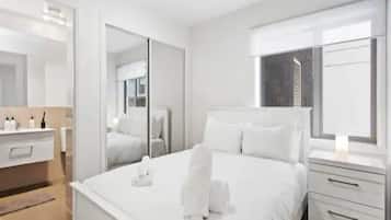 2 bedrooms, desk, iron/ironing board, WiFi