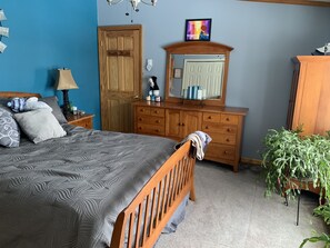 4 Schlafzimmer, Schreibtisch, Bügeleisen/Bügelbrett, Reisekinderbett