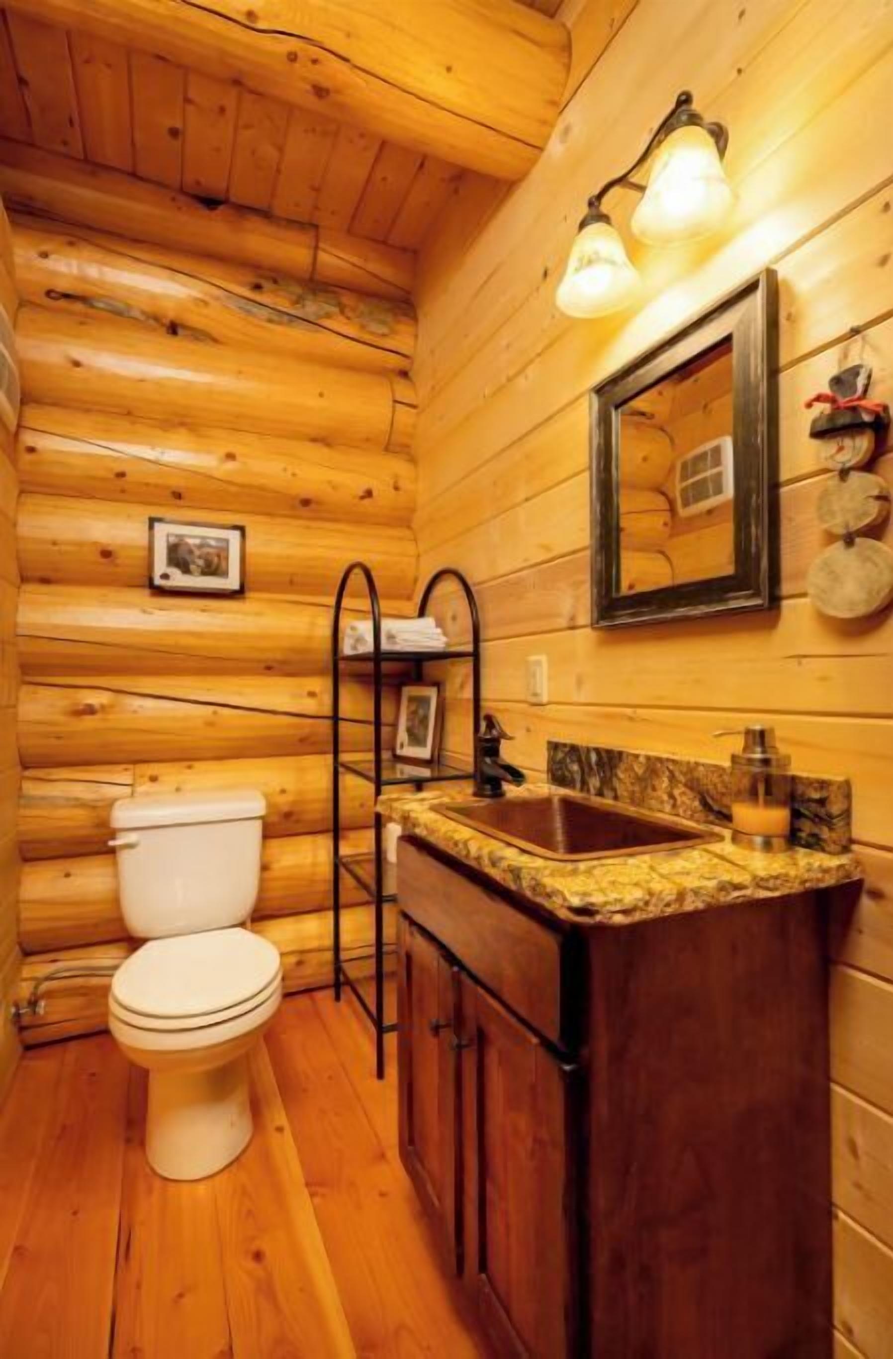 Beautiful Log Cabin in the Pines