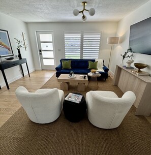 Smart-TV, bøker og printere