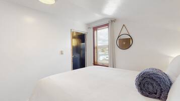 2 bedrooms, Internet, bed sheets