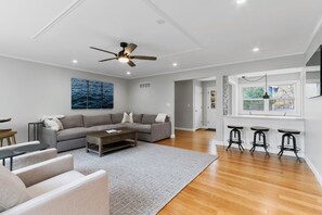 Breakfast bar off the family room 