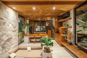 Smart TV - Blacksand Villas Canggu (Bali)