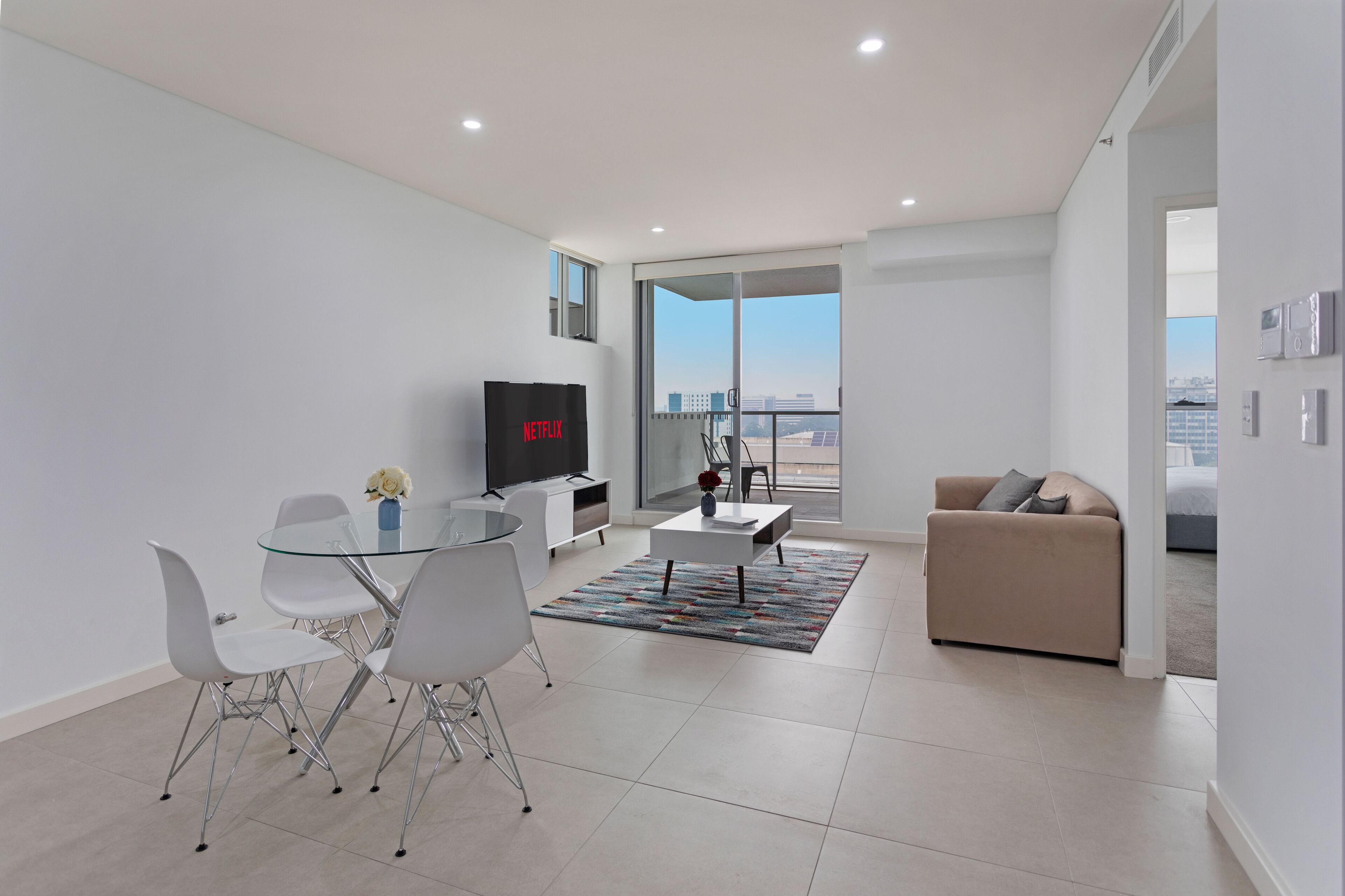 KULA - Premium One Bed Apt Mascot FREE PARKING