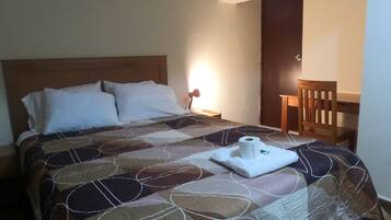 Con arredamento individuale, postazione laptop, Wi-Fi gratuito, lenzuola