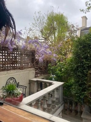 Property grounds - A Chelsea Retreat - 2 BR with Garden and Parking (London)