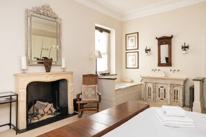 2 bedrooms, iron/ironing board, travel cot, WiFi