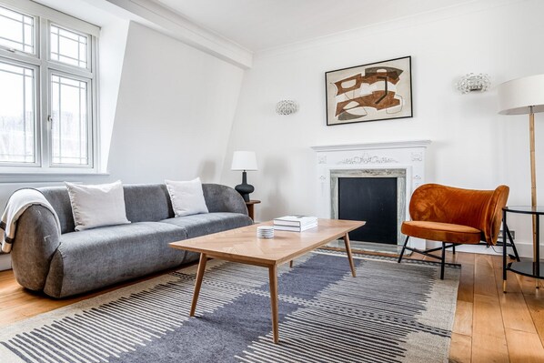 Télévision, chaîne hi-fi