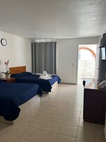 Decoración personalizada, muebles diferentes y escritorio 