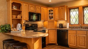 Pull up a stool for coffee before the first chairlift, or enjoy breakfast before an early tee time.
 - Roomy Beautiful Golf/Ski Condo (Clymer)