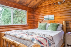 4 عدّة غرف نوم ومكتب ومكواة/لوح كي وسرير سفر