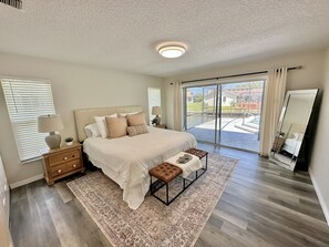 4 bedrooms, iron/ironing board, WiFi, bed sheets - Waterfront Oasis - Heated Pool & Kiddie Pool (Palm Coast)