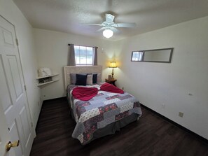 1 bedroom, desk, iron/ironing board, free WiFi
