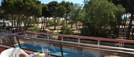 تناول الطعام بالخارج