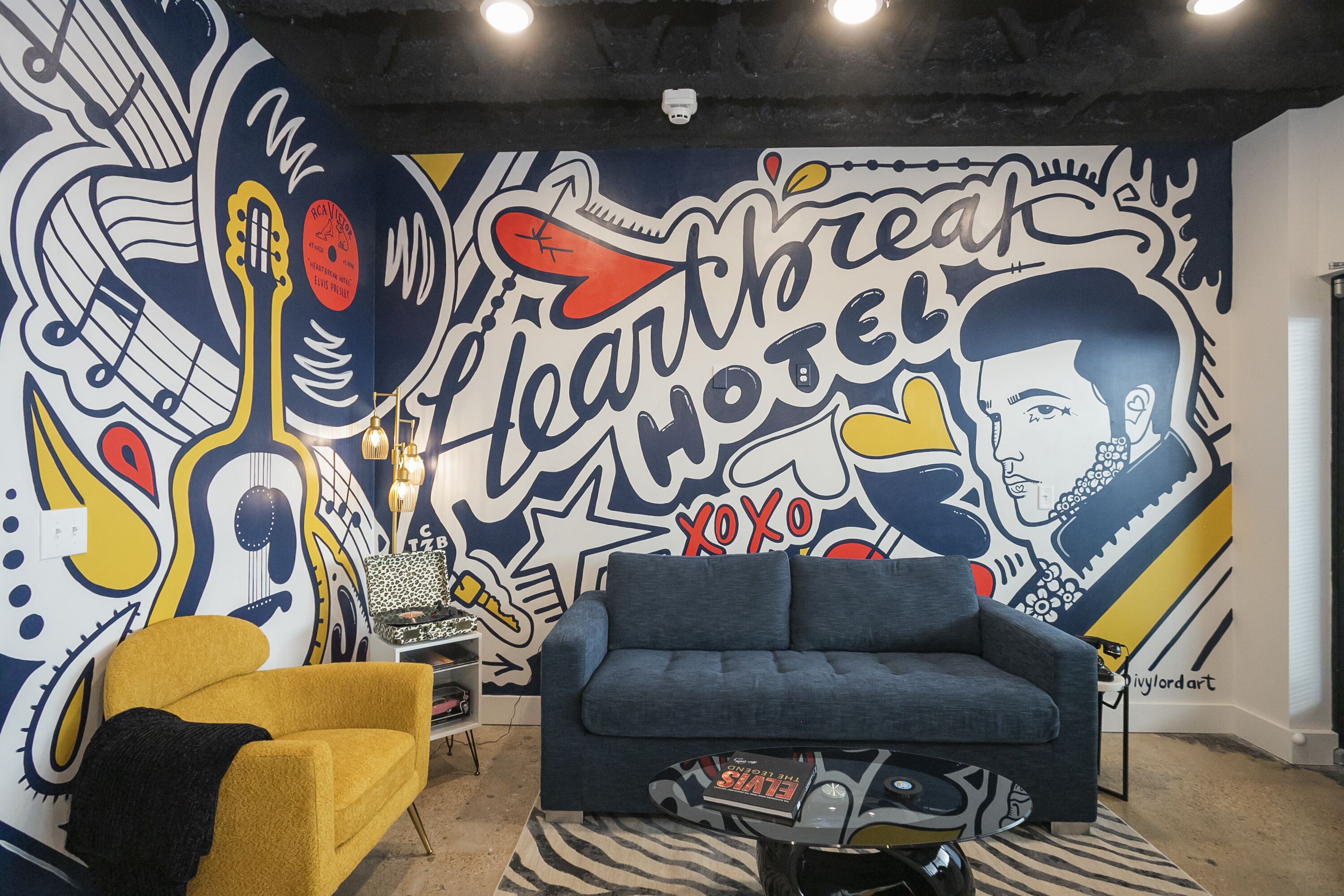 New!* Rock & Roll Retreat Near Airport & Downtown!