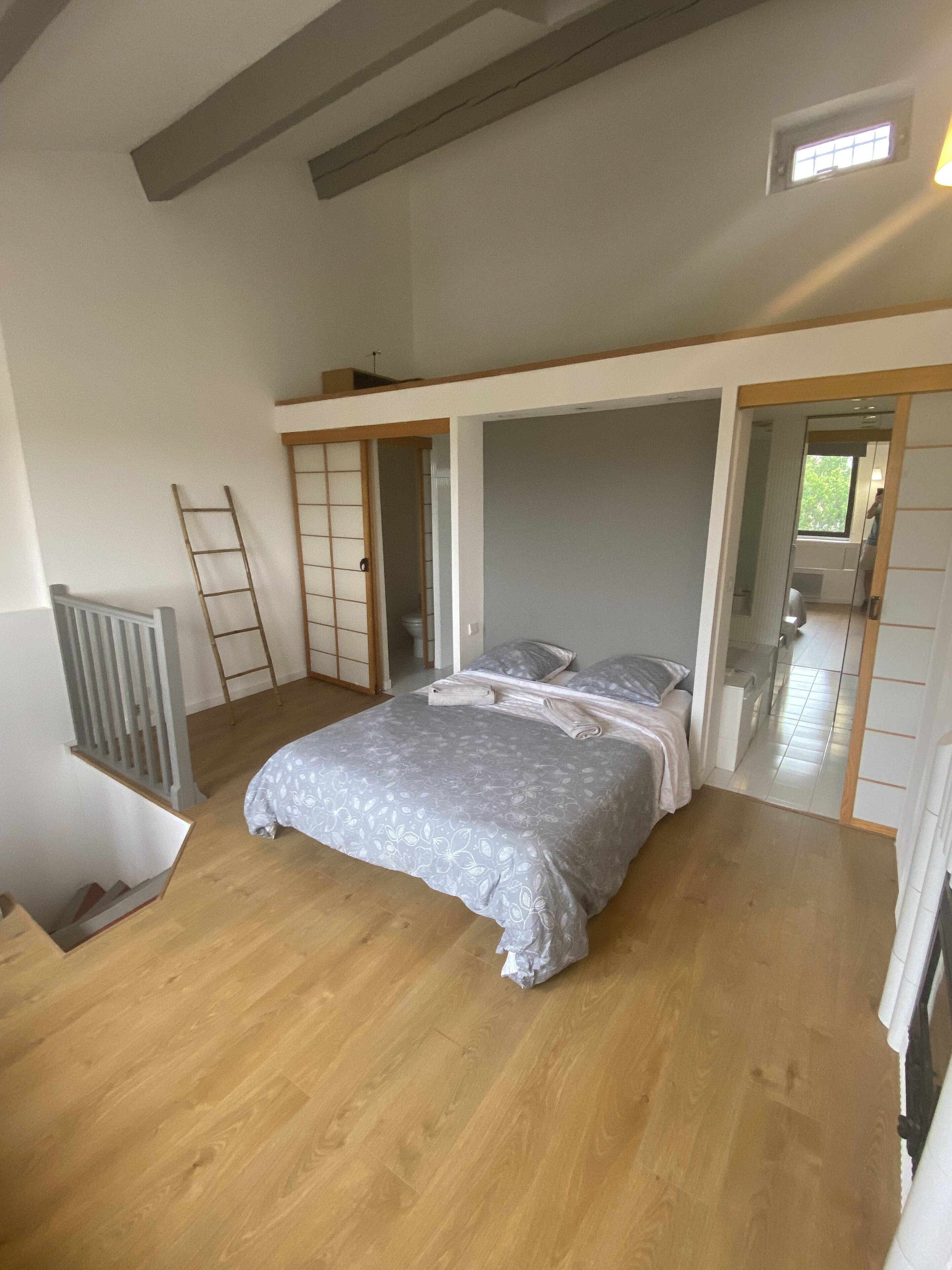 Beautiful 1-Bed Duplex Apartment in Beziers City