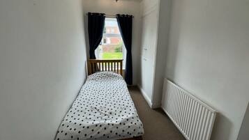 2 slaapkamers, een strijkplank/strijkijzer, wifi, beddengoed