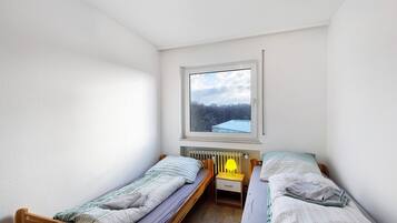 3 dormitoris, planxa i posts de planxar, wifi gratuïta i roba de llit