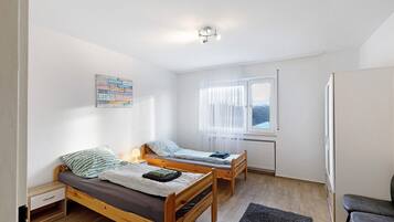 3 Schlafzimmer, Bügeleisen/Bügelbrett, kostenloses WLAN, Bettwäsche