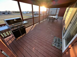 Outdoor dining - Devils Lake’s Hidden Gem (Devils Lake)