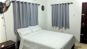 2 chambres, coffres-forts dans les chambres, bureau