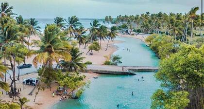 Casa Linda: 10 Mins to Beach and lagoon with AC and Free Parking