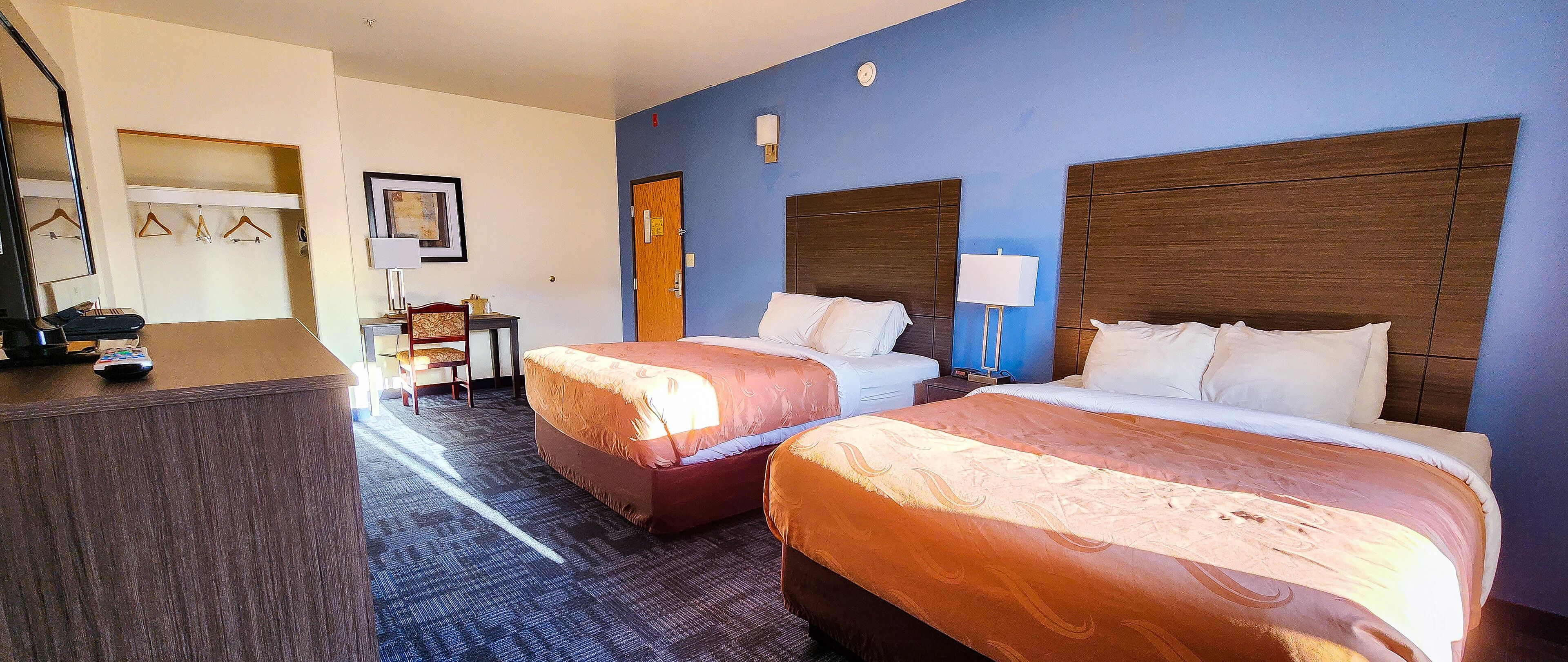 Private Rooms, Hot Tub Bathrooms, Gas Station, Store, Down Town