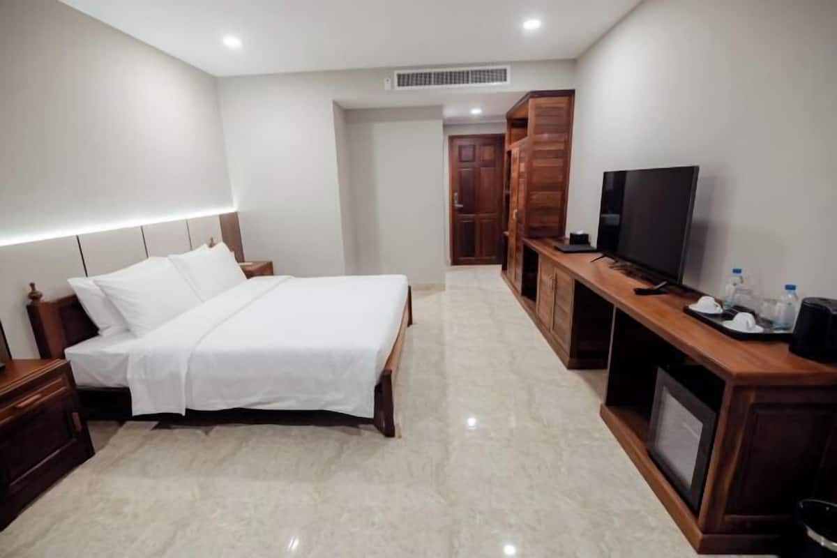 2 Schlafzimmer, hochwertige Bettwaren, Betten mit Memory-Foam-Matratzen