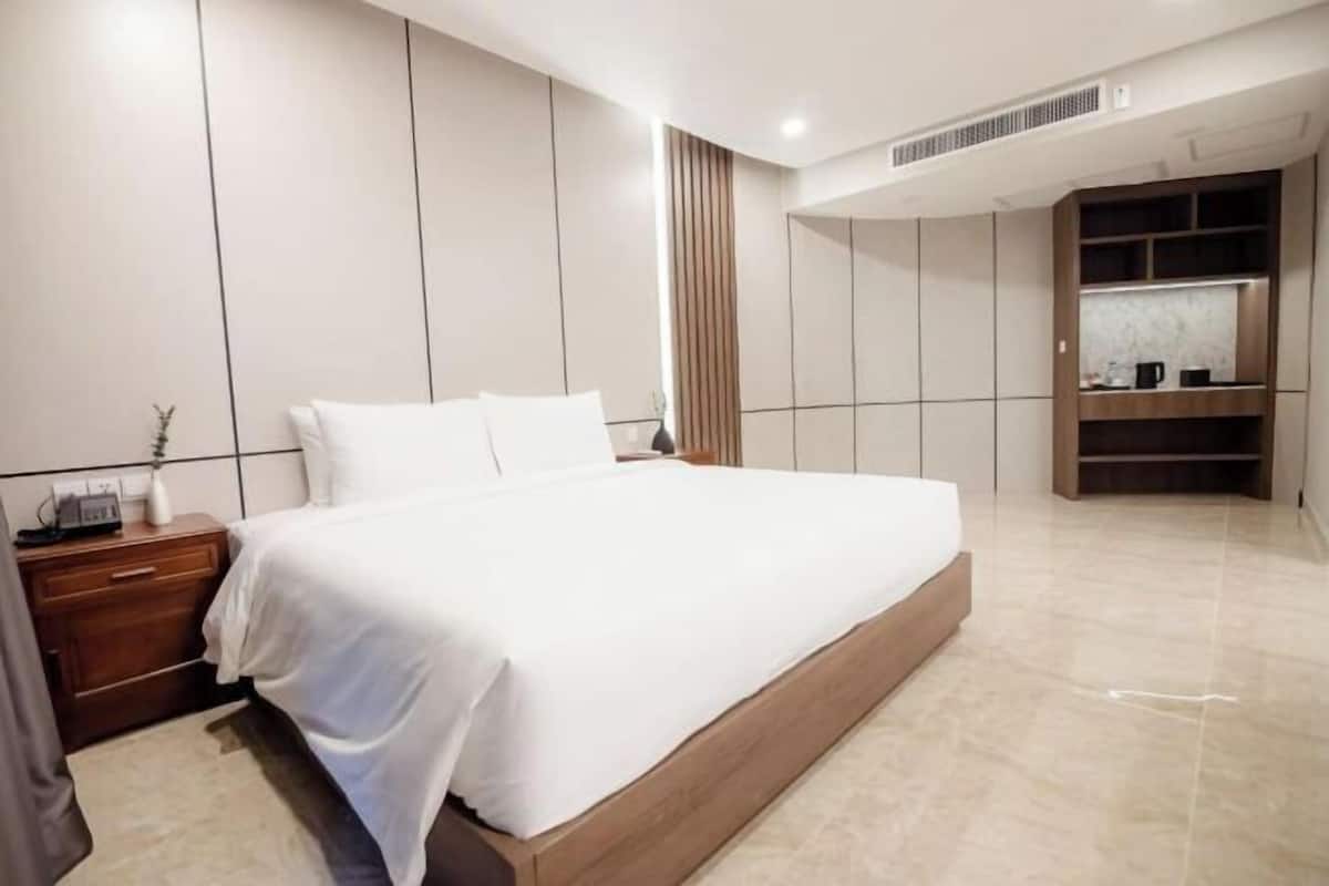 2 Schlafzimmer, hochwertige Bettwaren, Betten mit Memory-Foam-Matratzen