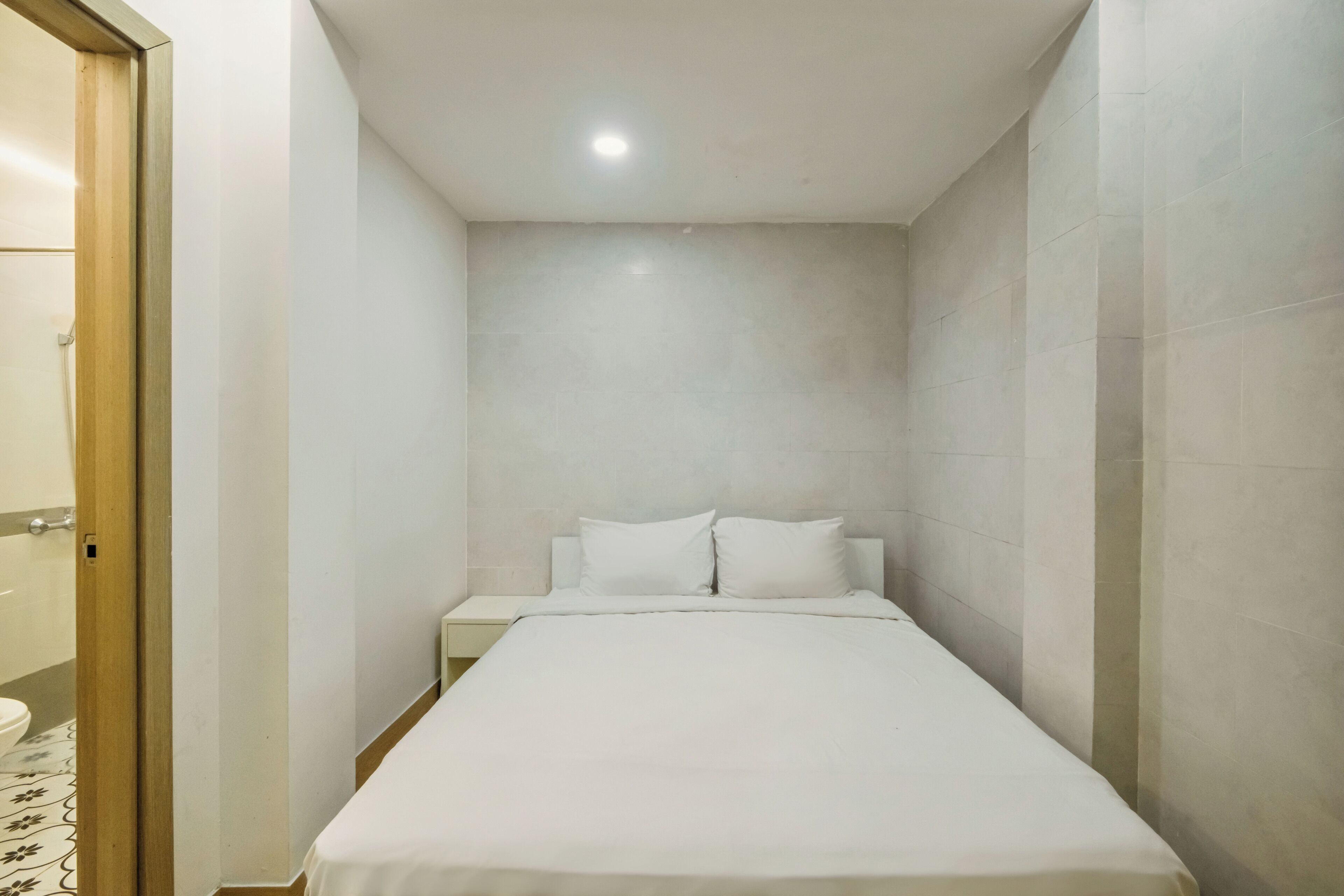 ห้องสแตนดาร์ด, เตียงควีนไ ซส์ 1 เตียง, ไม่มีหน้าต่าง | มินิบาร์, โต๊ะทำงาน, พื้นที่ทำงานแบบใช้แล็ปท็อป, ห้องเก็บเสียง