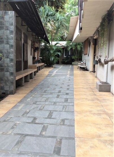 CRISFILS旅馆公司