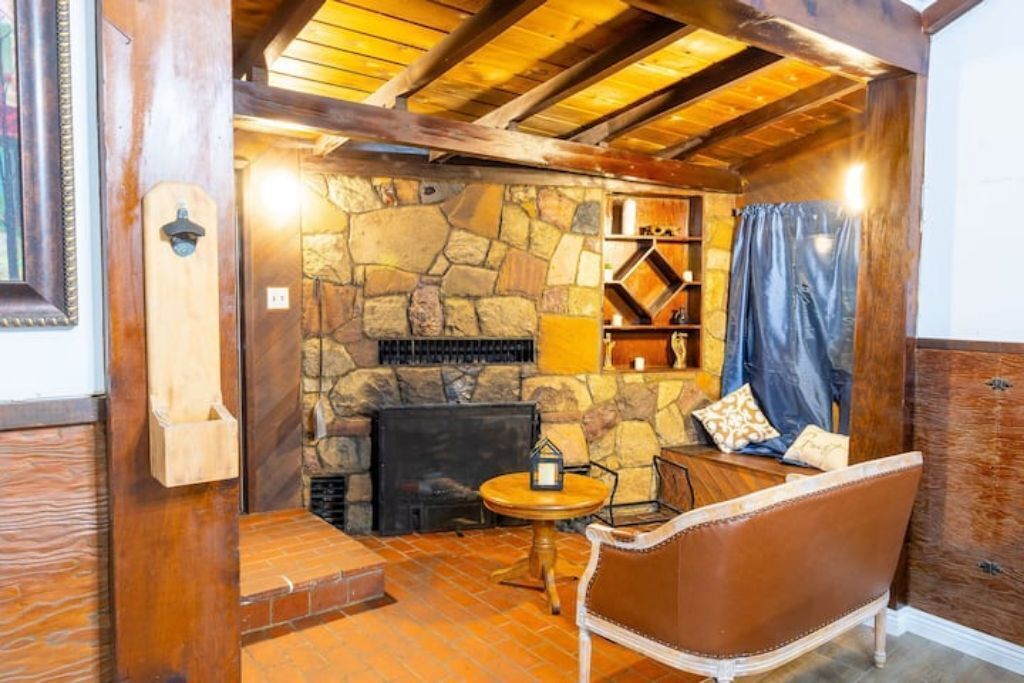 Cabin, lake, fishing, hiking