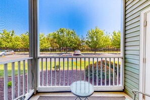 Interior - Sandpiper Village dog-friendly condo with patio, AC & close access to everything (Rehoboth Beach)