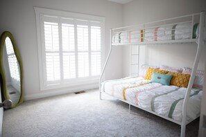 4 bedrooms, desk, iron/ironing board, travel cot