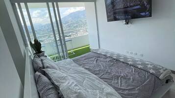 3 bedrooms, in-room safe, iron/ironing board, free WiFi