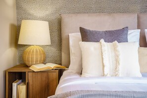 4 Schlafzimmer, Zimmersafe, Schreibtisch, BĂŒgeleisen/BĂŒgelbrett