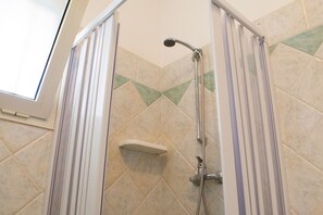 Een douche, een haardroger