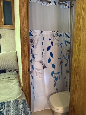 1 makuuhuone, silitysrauta/-lauta, Wi-Fi, vuodevaatteet