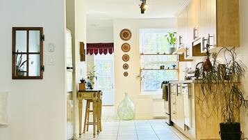 雪櫃、微波爐、焗爐、爐具