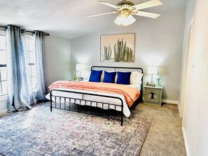 3 habitaciones, escritorio, wifi gratis y ropa de cama