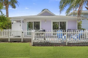 Property grounds - Steps to Sand, HEATED Pool, Private Access, Deck, Grill, Walk to Restaurants, $300 in Free Tickets! (St. Augustine)