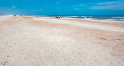 Steps to Sand, HEATED Pool, Private Access, Deck, Grill, Walk to Restaurants, $300 in Free Tickets!