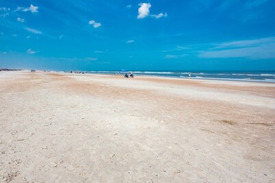 Steps to Sand, HEATED Pool, Private Access, Deck, Grill, Walk to Restaurants, $300 in Free Tickets!