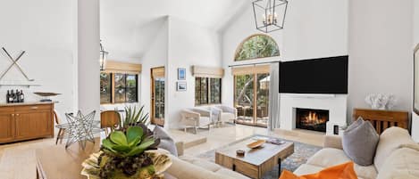 智能电视、智能音箱