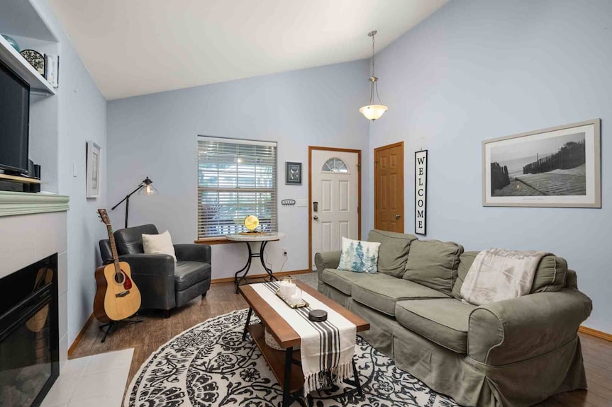 Single Level Coastal Bungalow, Hot Tub, Pet Friendly, Fire Pit, Moments To Beach And Rockaway - Rockaway Beach, OR